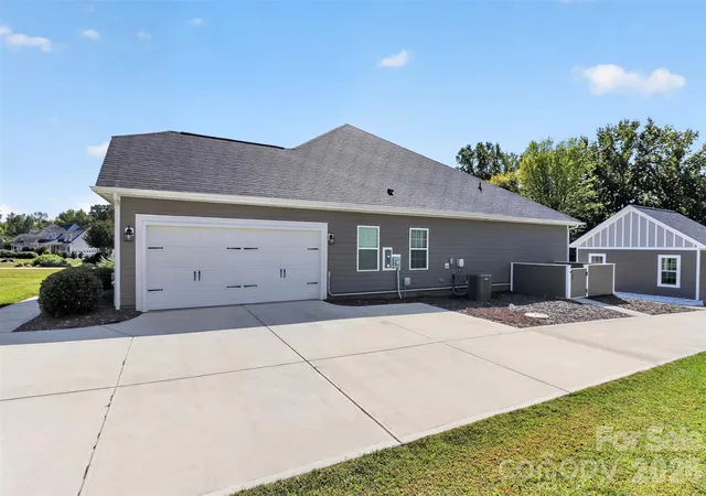 Photo 3 of Single family home for sale at 245 Glenwood Dr, Oakboro, NC 28129 | MLS# 4430655 | Listing updated on 2026-10-13