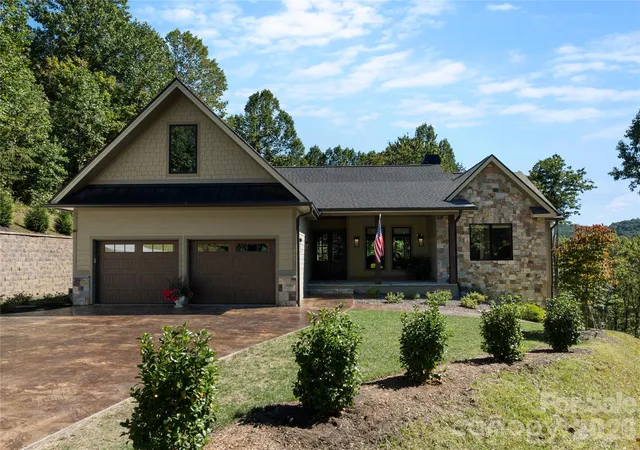 Photo 1 of Single family home for sale at 945 Somersby Park, Hendersonville, NC 28739 | MLS# 4430657 | Listing updated on 2026-10-08
