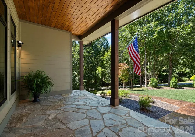 Photo 3 of Single family home for sale at 945 Somersby Park, Hendersonville, NC 28739 | MLS# 4430657 | Listing updated on 2026-10-08