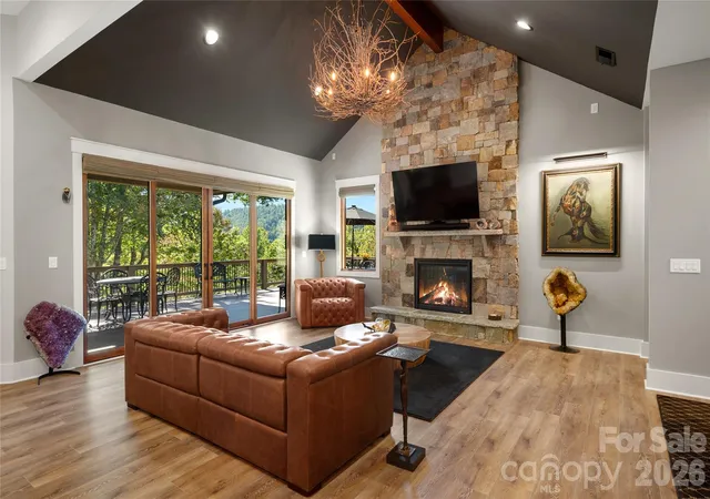 Photo 3 of Single family home for sale at 945 Somersby Park, Hendersonville, NC 28739 | MLS# 4430657 | Listing updated on 2026-10-08