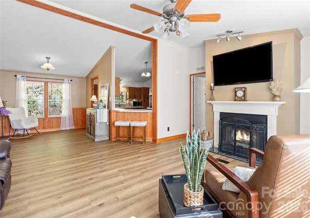 Photo 3 of Single family home for sale at 183 Gobbler Cir, Horse Shoe, NC 28742 | MLS# 4430660 | Listing updated on 2026-10-03