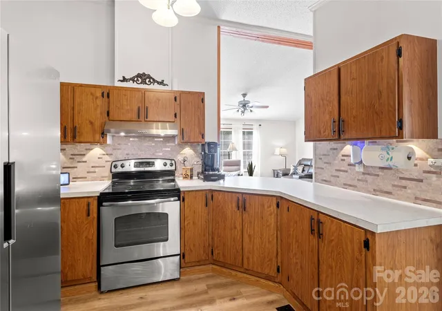 Photo 4 of Single family home for sale at 183 Gobbler Cir, Horse Shoe, NC 28742 | MLS# 4430660 | Listing updated on 2026-10-03