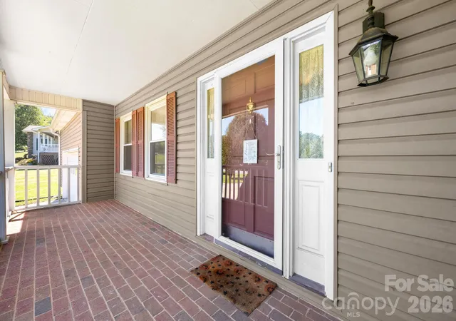 Photo 3 of Single family home for sale at 3675 10th Street, Hickory, NC 28601 | MLS# 4430666 | Listing updated on 2026-10-03