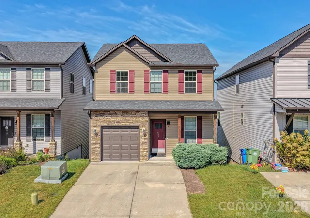 Photo 2 of Single family home for sale at 623 Cardwell Ln, Fletcher, NC 28732 | MLS# 4430671 | Listing updated on 2026-10-04
