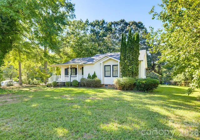 Photo 2 of Single family home for sale at 28159 Poplins Grv Church Rd, Albemarle, NC 28001 | MLS# 4430676 | Listing updated on 2026-10-06
