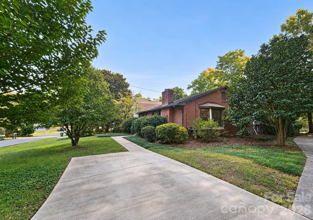 Photo 3 of Single family home for sale at 2419 Rhyneland St, Gastonia, NC 28054 | MLS# 4430678 | Listing updated on 2026-10-09