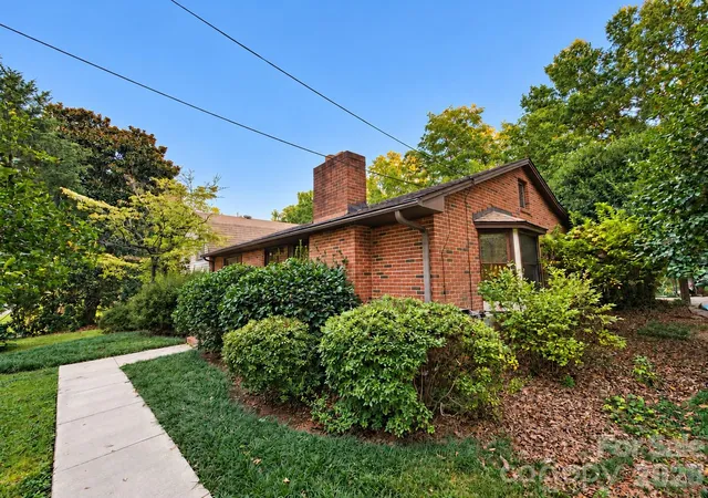 Photo 3 of Single family home for sale at 2419 Rhyneland St, Gastonia, NC 28054 | MLS# 4430678 | Listing updated on 2026-10-09