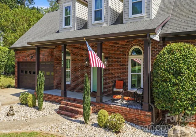 Photo 2 of Single family home for sale at 7122 Rothmore St, Charlotte, NC 28215 | MLS# 4430685 | Listing updated on 2026-10-04