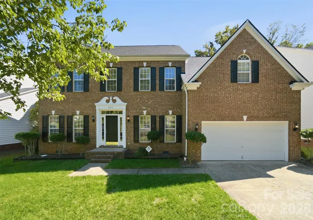 Photo 1 of Single family home for sale at 6211 Chavel Ln, Charlotte, NC 28269 | MLS# 4430690 | Listing updated on 2026-10-27