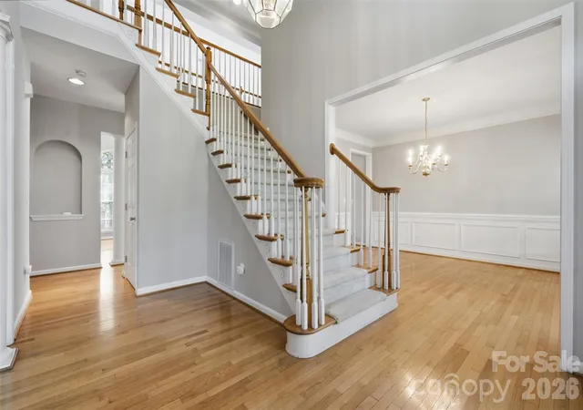 Photo 4 of Single family home for sale at 6211 Chavel Ln, Charlotte, NC 28269 | MLS# 4430690 | Listing updated on 2026-10-27