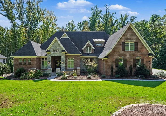Photo 1 of Single family home for sale at 4071 Poplar Ridge Dr, Fort Mill, SC 29715 | MLS# 4430691 | Listing updated on 2026-10-08