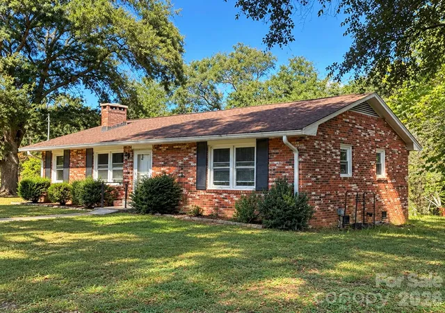 Photo 1 of Single family home for sale at 697 Island Frd Rd, Mooresboro, NC 28114 | MLS# 4430696 | Listing updated on 2026-10-10