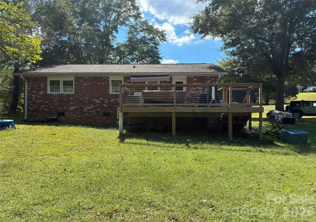 Photo 4 of Single family home for sale at 697 Island Frd Rd, Mooresboro, NC 28114 | MLS# 4430696 | Listing updated on 2026-10-10