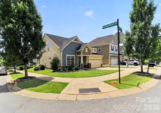 Photo 2 of Single family home for sale at 128 Creekside Xing Ln, Mooresville, NC 28117 | MLS# 4430717 | Listing updated on 2026-10-03
