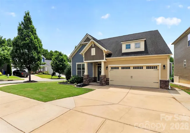 Photo 3 of Single family home for sale at 128 Creekside Xing Ln, Mooresville, NC 28117 | MLS# 4430717 | Listing updated on 2026-10-03