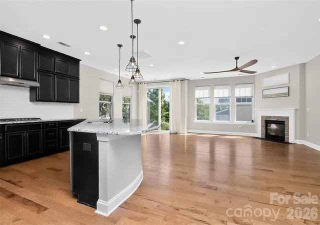 Photo 4 of Single family home for sale at 128 Creekside Xing Ln, Mooresville, NC 28117 | MLS# 4430717 | Listing updated on 2026-10-03