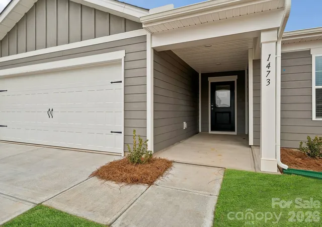 Photo 3 of Single family home for sale at 1201 Grebe Rd, Sherrills Ford, NC 28673 | MLS# 4430738 | Listing updated on 2026-10-03
