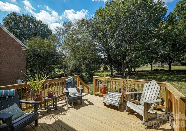 Photo 3 of Single family home for sale at 8120 Glamorgan Ln, Matthews, NC 28104 | MLS# 4430741 | Listing updated on 2026-10-09