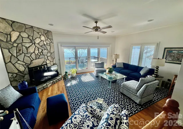 Photo 4 of Townhouse for sale at 4585 Ina Ln, Sherrills Ford, NC 28673 | MLS# 4430744 | Listing updated on 2026-10-04
