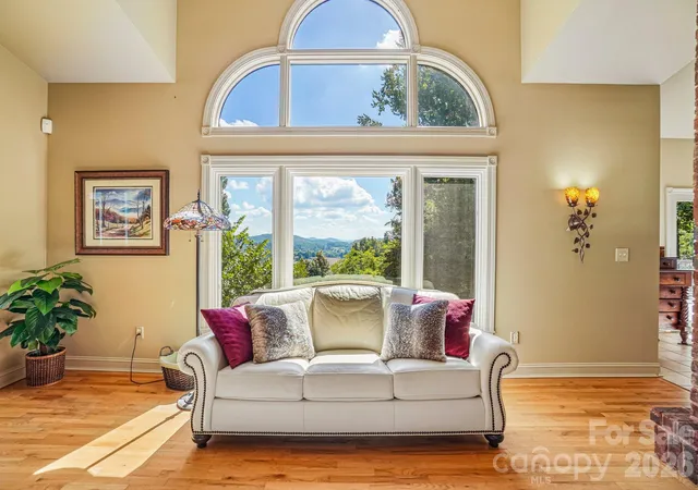Photo 2 of Single family home for sale at 239 Bearwallow Mountain Rd, Hendersonville, NC 28792 | MLS# 4430745 | Listing updated on 2026-10-08