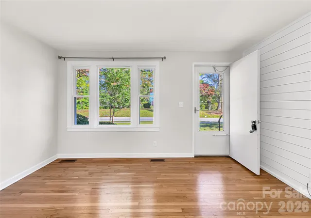 Photo 4 of Condo for sale at 52 Elm Bnd Rd, Brevard, NC 28712 | MLS# 4430759 | Listing updated on 2026-10-08