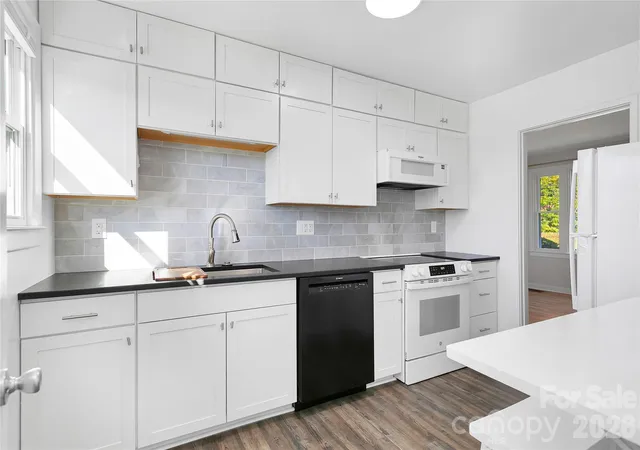 Photo 2 of Condo for sale at 52 Elm Bnd Rd, Brevard, NC 28712 | MLS# 4430759 | Listing updated on 2026-10-18