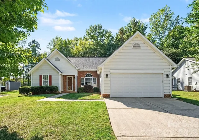 Single family home for sale at 11609 Long Forest Dr, Charlotte, NC 28269 | MLS# 4430770