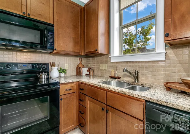 Photo 4 of Condo for sale at 42 Schenck Pkwy #101, Asheville, NC 28803 | MLS# 4430799 | Listing updated on 2026-10-03