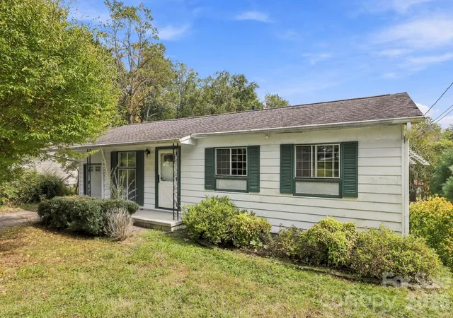 Single family home for sale at 648 Crystal Dr, Hendersonville, NC 28791 | MLS# 4430808