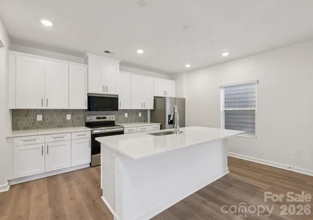 Photo 4 of Single family home for sale at 7292 Yardley St, Gastonia, NC 28056 | MLS# 4430823 | Listing updated on 2026-10-03