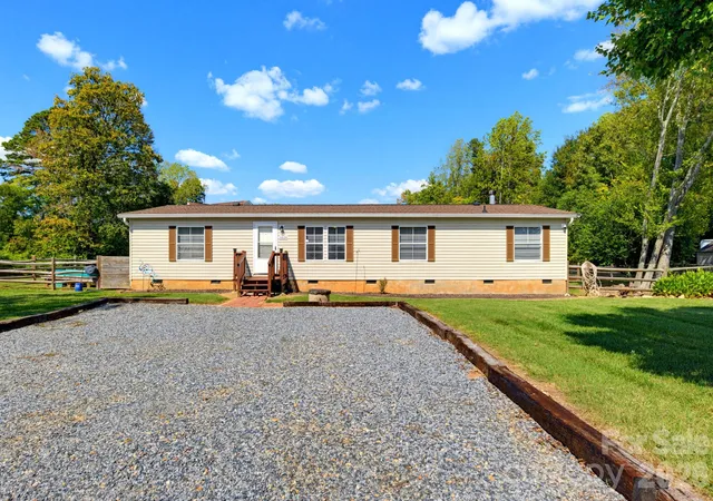 Photo 1 of Single family home for sale at 6858 Long Is Rd, Catawba, NC 28609 | MLS# 4430826 | Listing updated on 2026-10-05