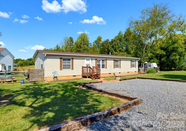 Photo 2 of Single family home for sale at 6858 Long Is Rd, Catawba, NC 28609 | MLS# 4430826 | Listing updated on 2026-10-05
