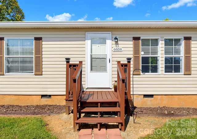Photo 4 of Single family home for sale at 6858 Long Is Rd, Catawba, NC 28609 | MLS# 4430826 | Listing updated on 2026-10-05