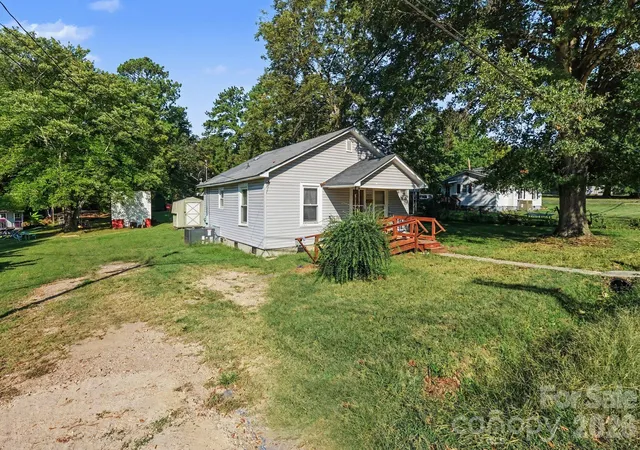 Photo 3 of Single family home for sale at 2713 Glendale Ave, Kannapolis, NC 28081 | MLS# 4430844 | Listing updated on 2026-10-06