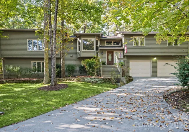 Photo 1 of Single family home for sale at 16 Woodvine Ln, Clover, SC 29710 | MLS# 4430848 | Listing updated on 2026-10-28