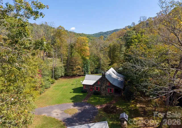 Photo 1 of Single family home for sale at 7810 Little Snowbird Rd, Robbinsville, NC 28771 | MLS# 4430865 | Listing updated on 2026-10-20