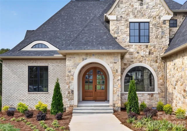 Photo 2 of Single family home for sale at 706 Deodar Cedar Dr, Matthews, NC 28104 | MLS# 4430874 | Listing updated on 2026-10-10