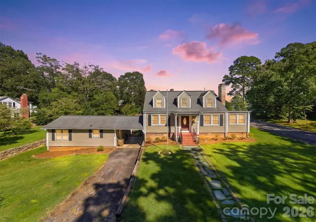 Photo 1 of Single family home for sale at 625 E Park Dr, Lincolnton, NC 28092 | MLS# 4430882 | Listing updated on 2026-10-04