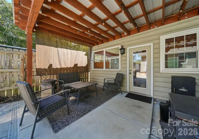 Photo 4 of Single family home for sale at 625 E Park Dr, Lincolnton, NC 28092 | MLS# 4430882 | Listing updated on 2026-10-04