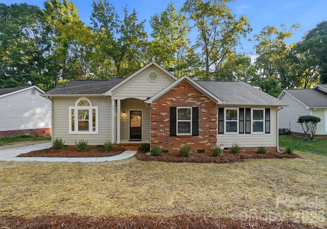 Single family home for sale at 6044 Acadian Woods Dr, Charlotte, NC 28227 | MLS# 4430884 | Listing updated on 2026-10-21