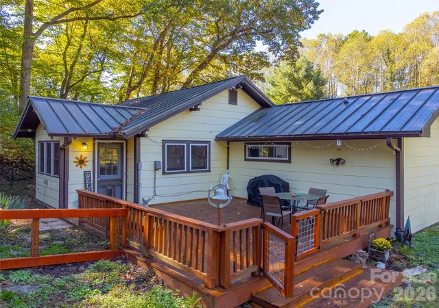 Photo 3 of Single family home for sale at 152 Mills Branch Rd, Sylva, NC 28779 | MLS# 4430886 | Listing updated on 2026-10-08