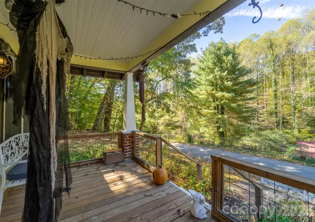 Photo 4 of Single family home for sale at 152 Mills Branch Rd, Sylva, NC 28779 | MLS# 4430886 | Listing updated on 2026-10-08