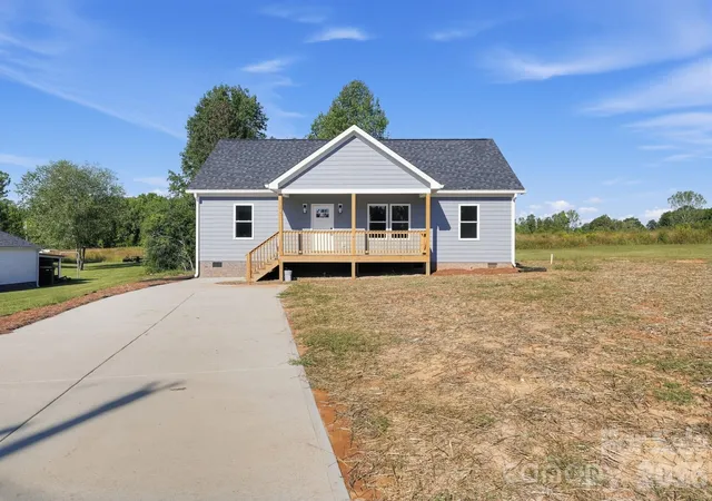 Photo 3 of Single family home for sale at 315 Beattie Rd, Kings Mountain, NC 28086 | MLS# 4430892 | Listing updated on 2026-10-03