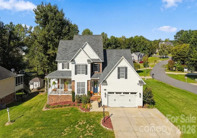 Photo 3 of Single family home for sale at 2741 25th Street Ne, Hickory, NC 28601 | MLS# 4430893 | Listing updated on 2026-10-08