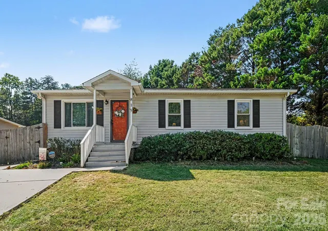 Photo 2 of Single family home for sale at 815 Mooresville Rd, Salisbury, NC 28144 | MLS# 4430898 | Listing updated on 2026-10-03