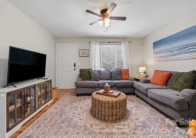 Photo 4 of Single family home for sale at 815 Mooresville Rd, Salisbury, NC 28144 | MLS# 4430898 | Listing updated on 2026-10-03