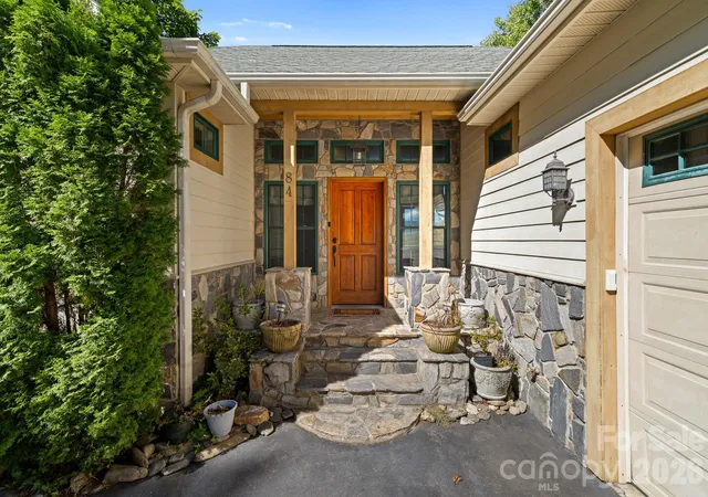 Photo 4 of Single family home for sale at 84 Silverado Trl, Whittier, NC 28789 | MLS# 4430901 | Listing updated on 2026-10-04