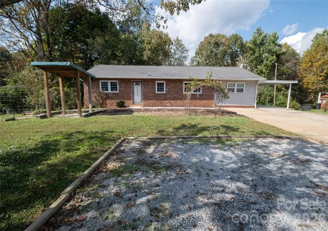 Photo 3 of Single family home for sale at 292 Mckinney Rd, Marion, NC 28752 | MLS# 4430907 | Listing updated on 2026-10-28