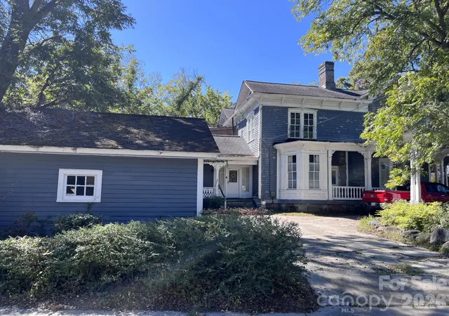 Photo 3 of Single family home for sale at 121 York St, Chester, SC 29706 | MLS# 4430920 | Listing updated on 2026-10-10