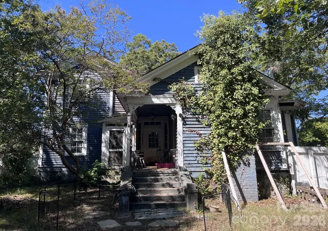 Photo 3 of Single family home for sale at 121 York St, Chester, SC 29706 | MLS# 4430920 | Listing updated on 2026-10-10